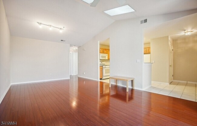 Building Photo - 157 Potomac Dr