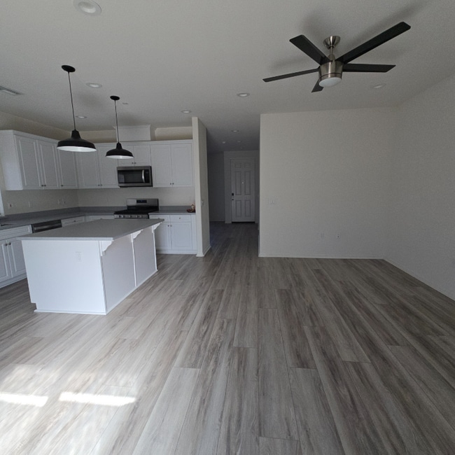 Building Photo - 631 Las Villas St