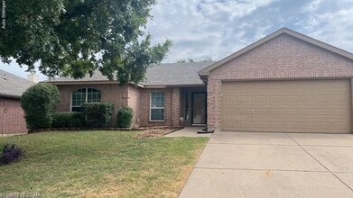 Building Photo - 1702 Hope Town Dr