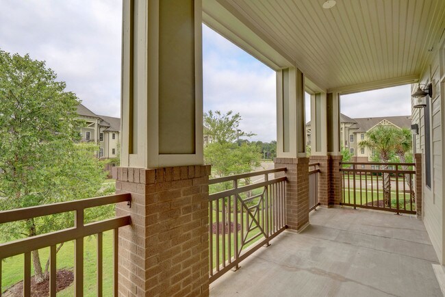 Building Photo - 6825 Mayfaire Club Dr