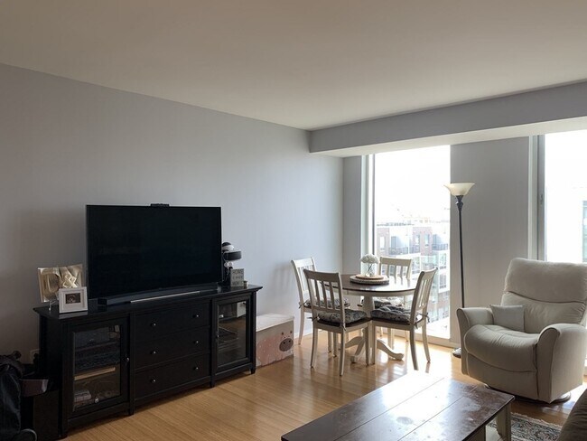 Foto del edificio - 2 Earhart St