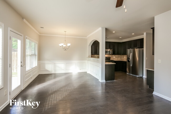 Building Photo - 4911 Briarcliff Dr