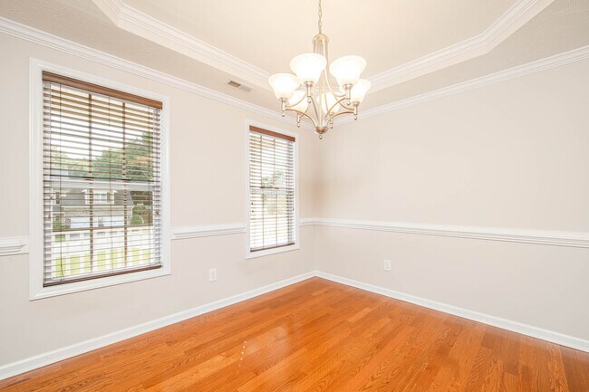 Foto del edificio - 355 Lockwood Dr