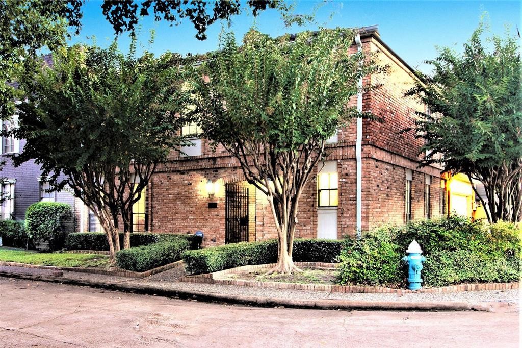 Primary Photo - 5435 Chevy Chase Dr