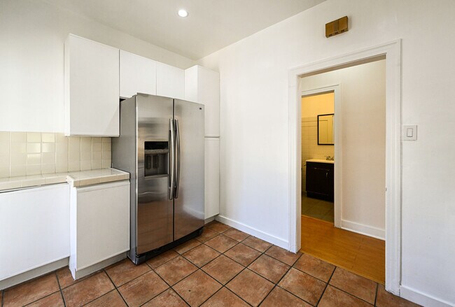 Kitchen - 624 N Genesee Ave