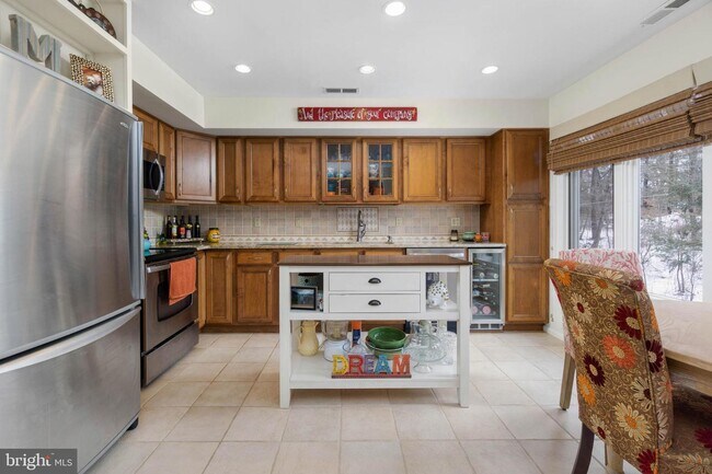 Building Photo - 103 Sunshine Lakes Dr