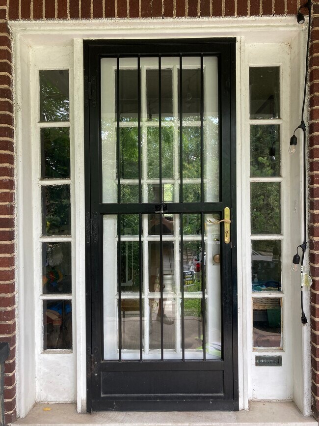 Photo - 2923 Cresmont Avenue House