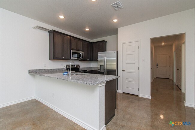 Foto del edificio - 3903 American Elm Dr