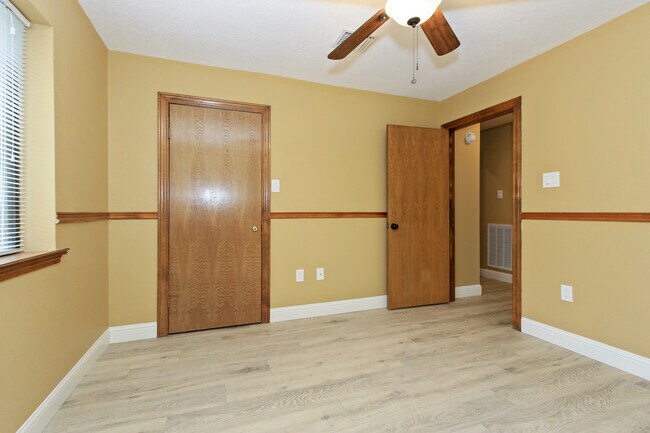 Building Photo - 200 Parkway Dr
