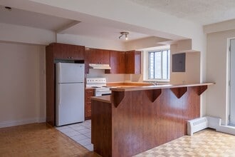 Building Photo - 3421 Rue Drummond