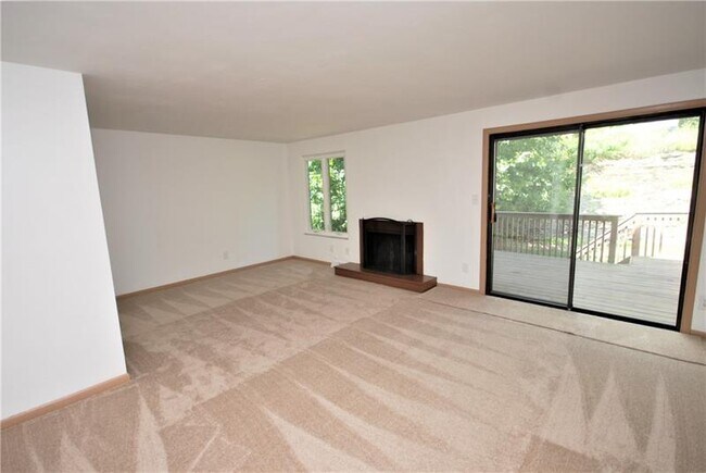 Foto del edificio - 242 Timber Dr