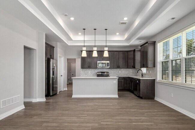 Building Photo - Encore at Heritage Woods