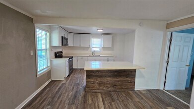 Building Photo - 2717 County Rd 3479B