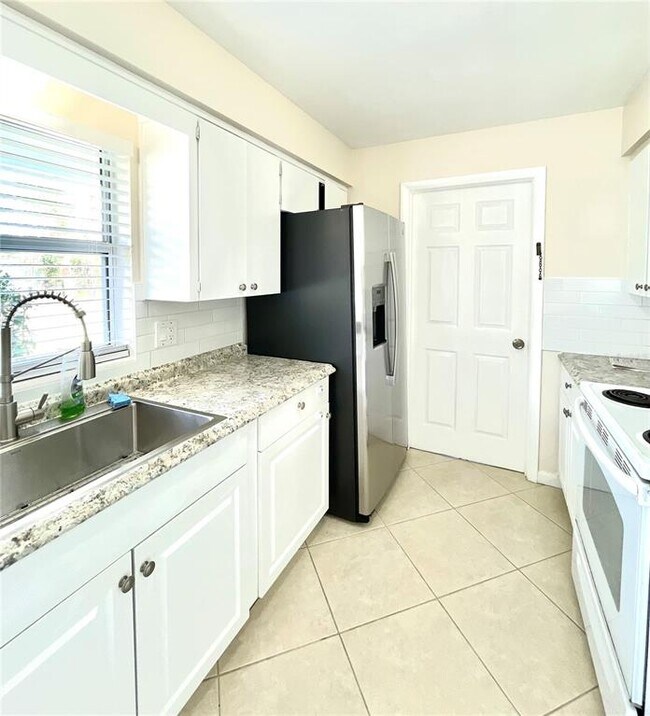 Foto del edificio - 6459 Forecastle Ct