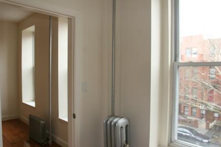 Building Photo - 467 Putnam Ave