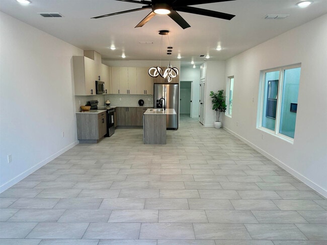 Building Photo - 8218 Casa Verde Rd