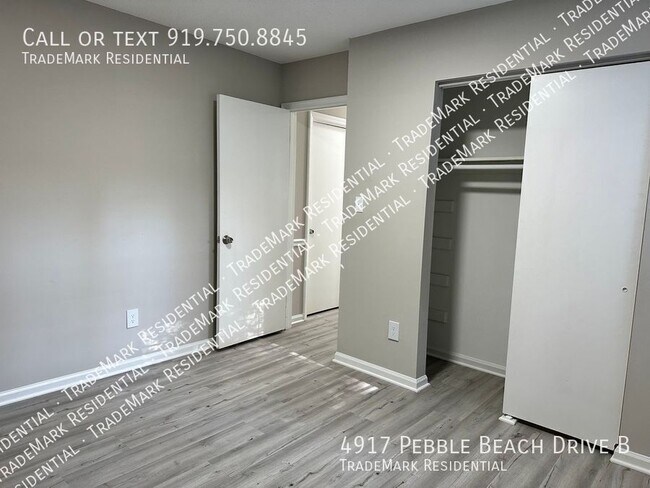 Foto del edificio - 4917 Pebble Beach Dr