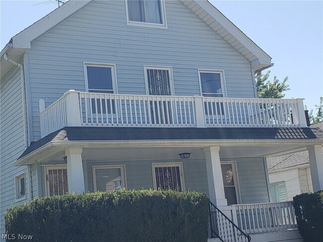 Foto del edificio - 14208 Kingsford Ave