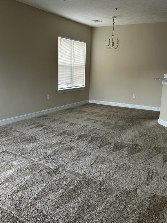 Foto del edificio - 120 Fountain Pointe Ln