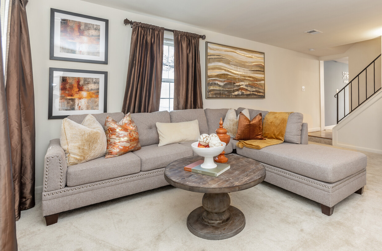 Living Room - Spring Hill Apartments & Townhomes