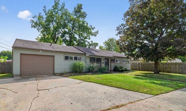 Building Photo - E 47th St