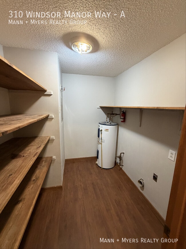 Foto del edificio - 310 Windsor Manor Way