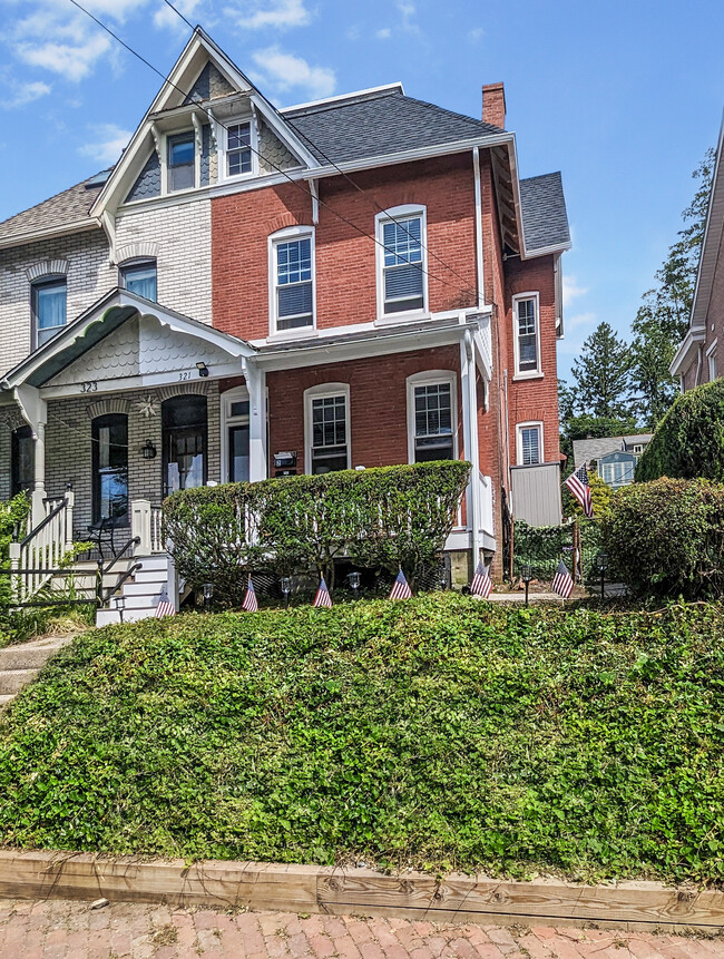 Building Photo - 321 W Biddle St