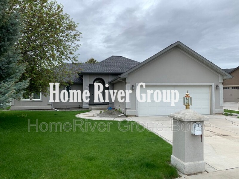 Primary Photo - 1369 Stoneybrook Cir