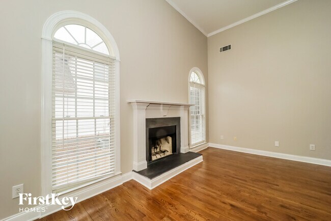 Building Photo - 1229 Brentwood Ct