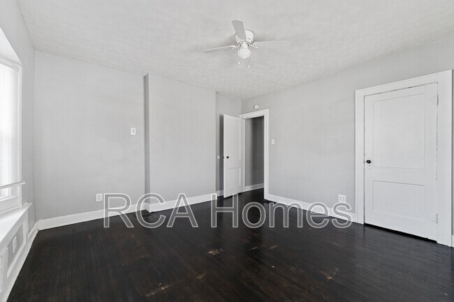 Foto del edificio - 2948 N Park Ave