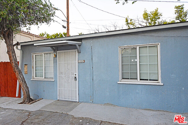 Building Photo - 181 W Spazier Ave