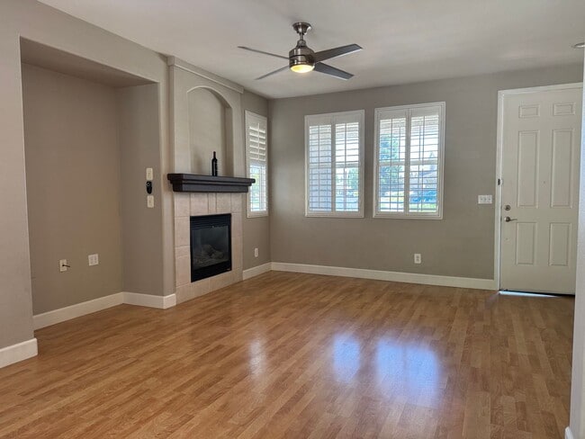 Building Photo - Charming single home in Roseville!