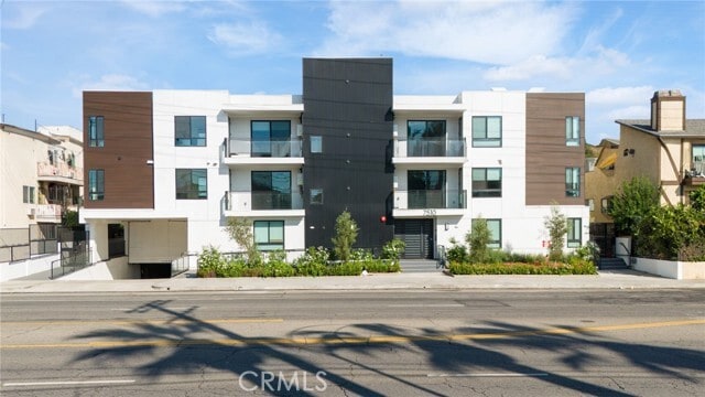 Building Photo - 7510 Sepulveda Blvd