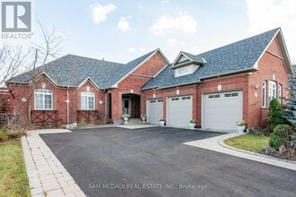 Building Photo - 50 Links Ln