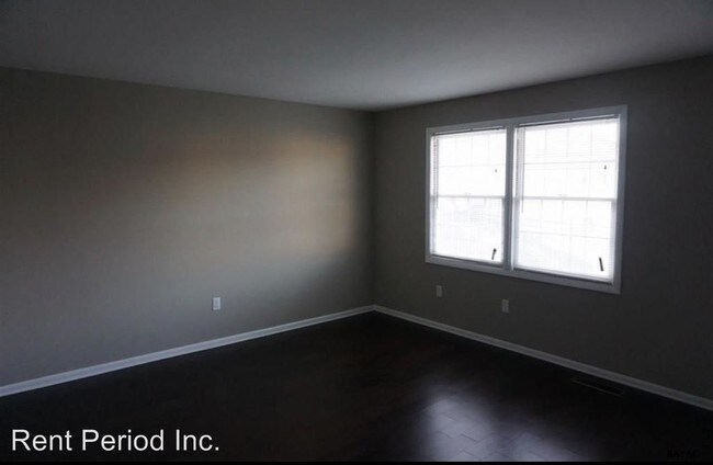 Building Photo - 107 Fox Run Dr