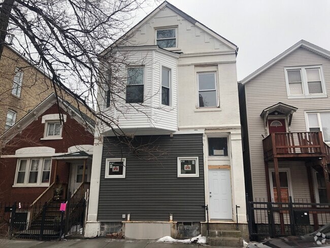 Building Photo - 2020 S Washtenaw Ave