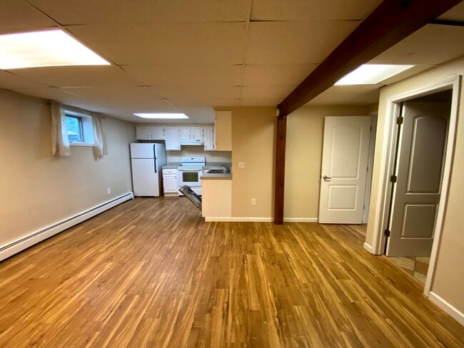 Building Photo - 494 Sprucewood Rd