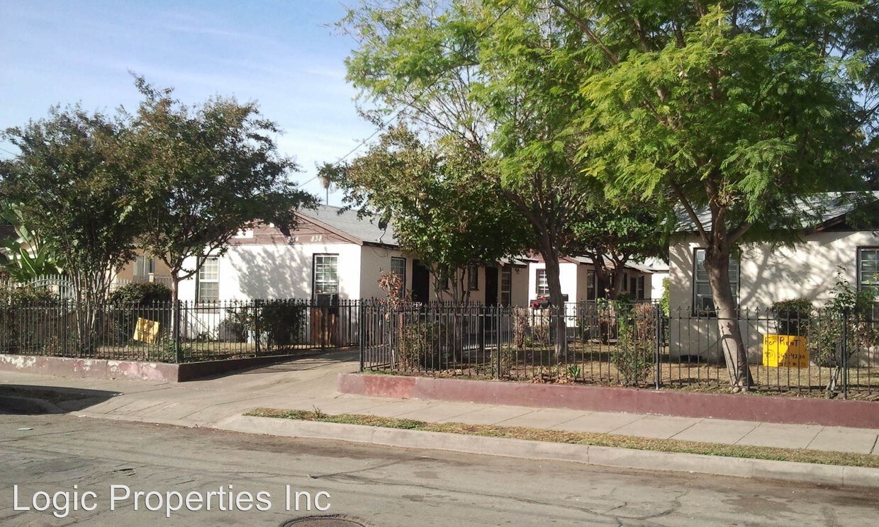 Primary Photo - 834 N Davidson Ave