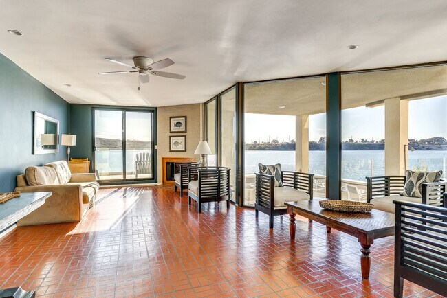 Foto del edificio - 4513 Cove Dr