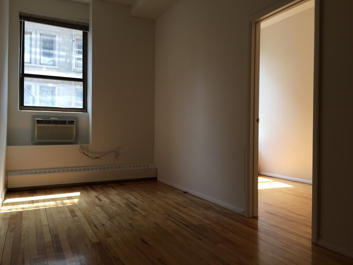 Primary Photo - 107 5th Ave