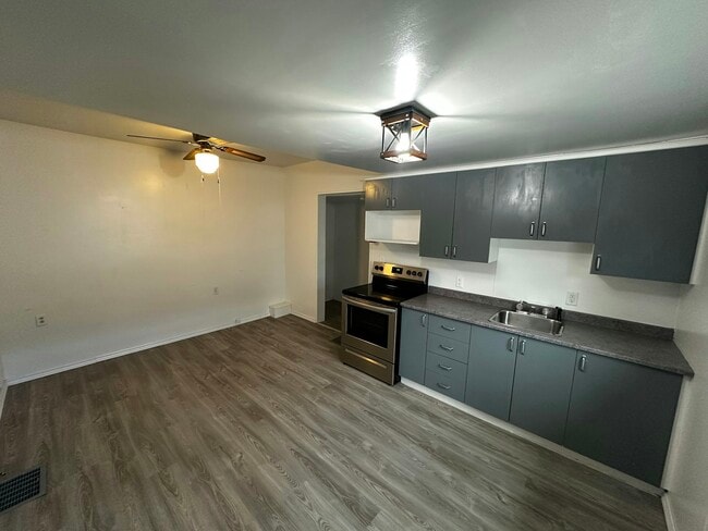 Building Photo - 240 Main St