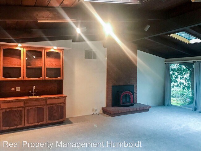 Foto del edificio - 2 br, 2 bath House - 1565 L Street