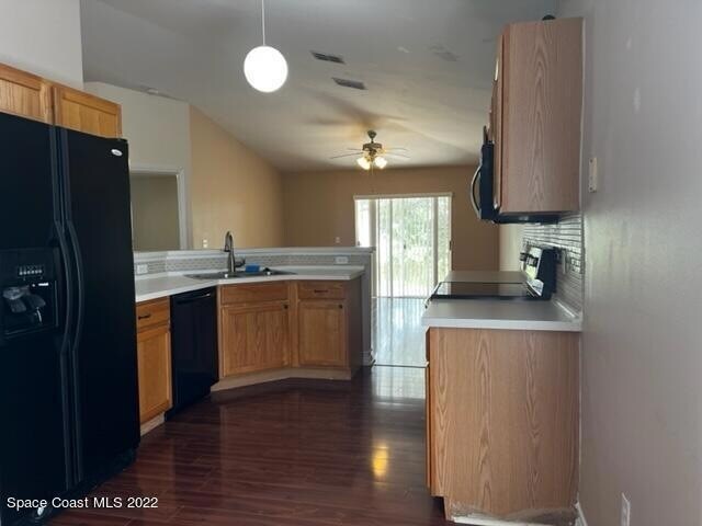 Foto del edificio - 4077 Four Lakes Dr