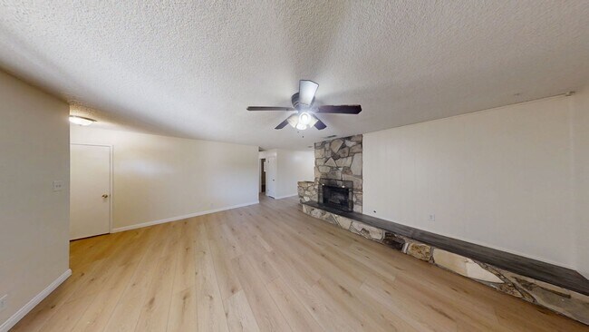 Foto del edificio - 34840 Iris Ln