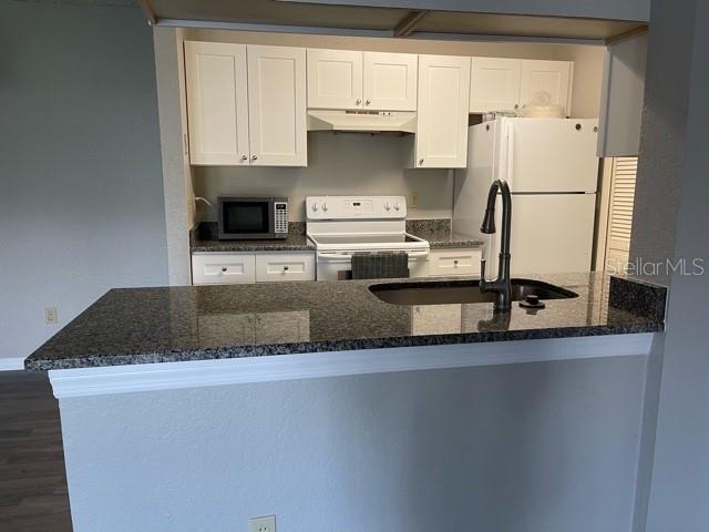 Building Photo - 2550 N Alafaya Trail