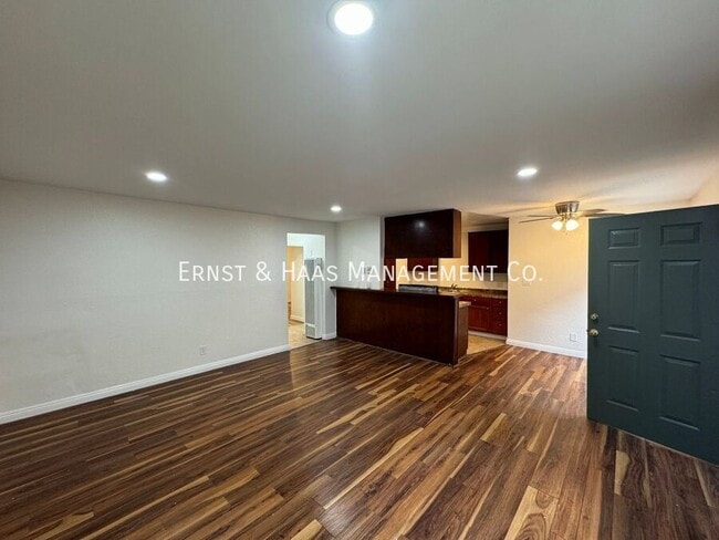 Foto del edificio - 1170 E South St