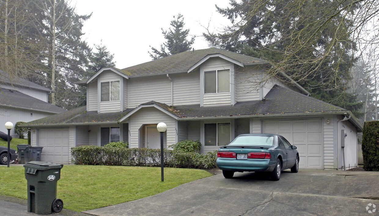 Foto del edificio - 9903-9905 E 148th St. Ct