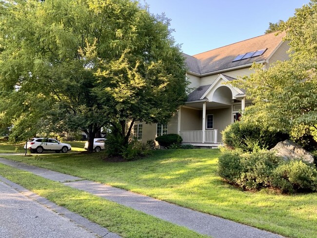 Building Photo - 7 Nipmuck Dr