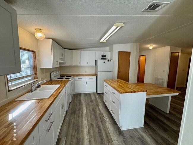 Foto del edificio - 141 Bodie Lister Rd