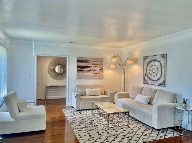 Sala de estar (común) - 2855 Duarte Rd